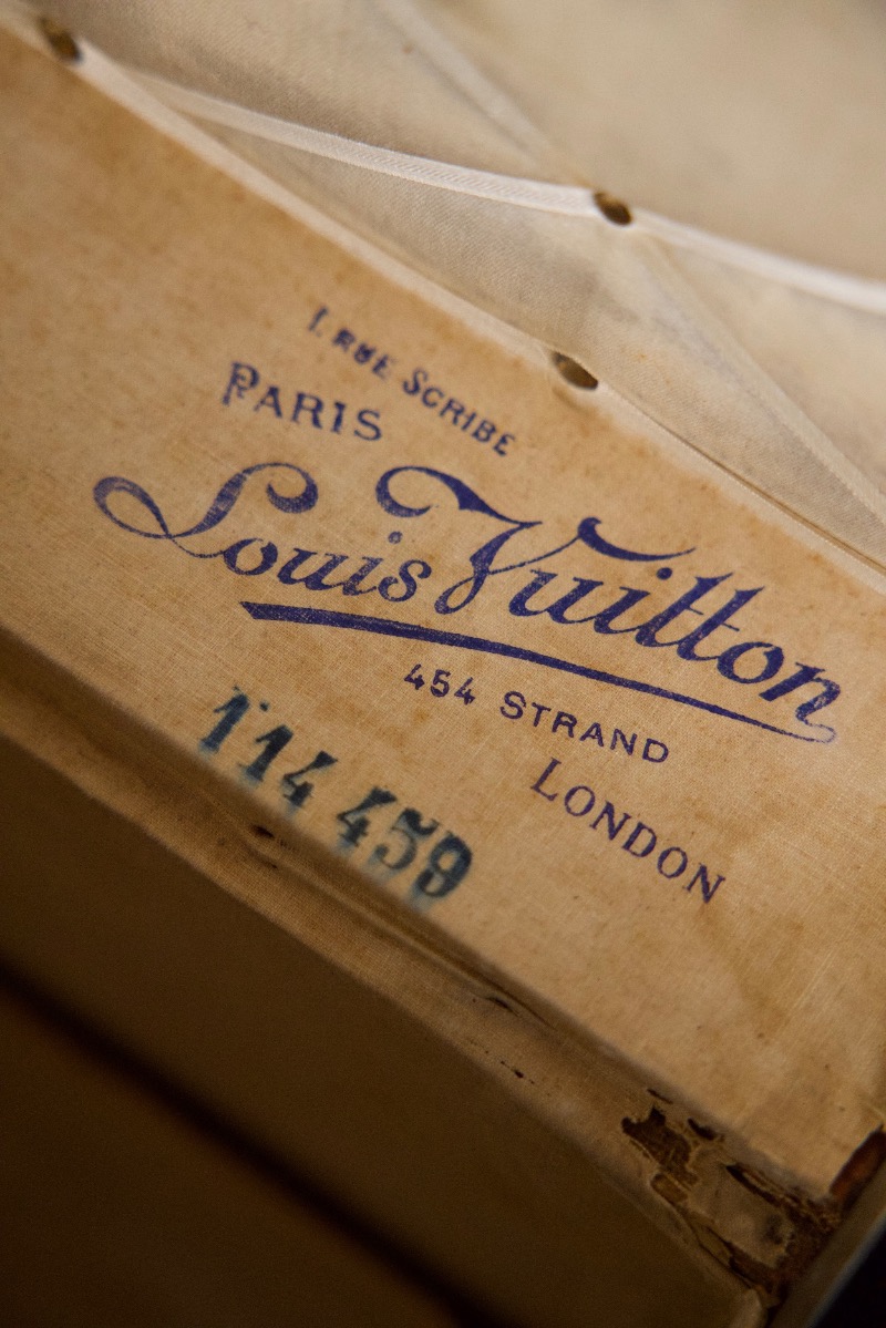 the-well-traveled-trunk-louis-vuitton-thumbnail-product-5856_7